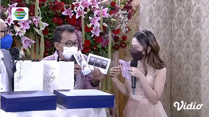 7 Potret isi suvenir tasyakuran Lesty dan Billar, ada emas 0,5 gram