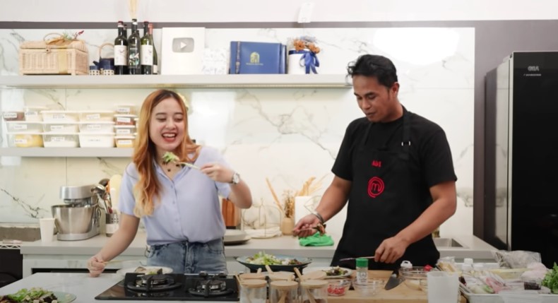 9 Momen Lord Adi masak bareng Fani juara MasterChef 5, kocak maksimal