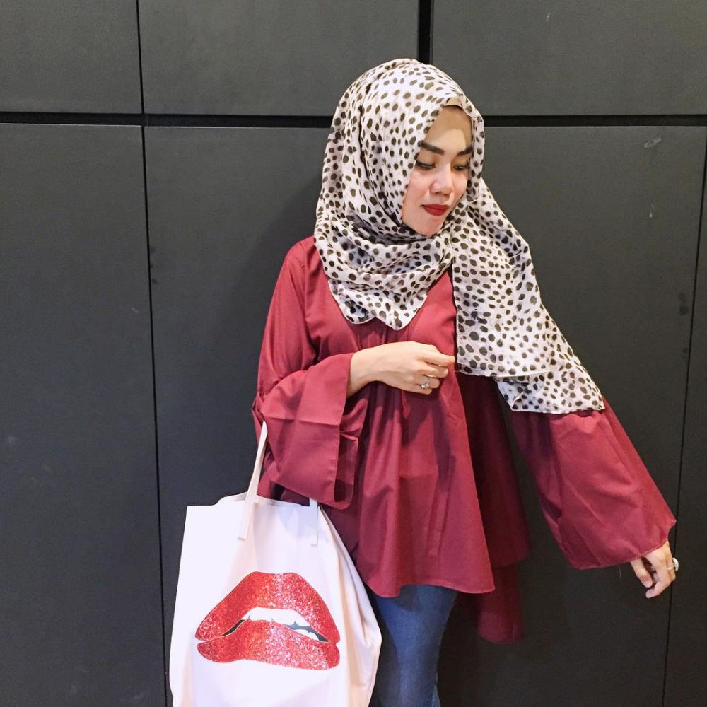 9 Transformasi gaya hijab Medina Zein dari masa ke masa