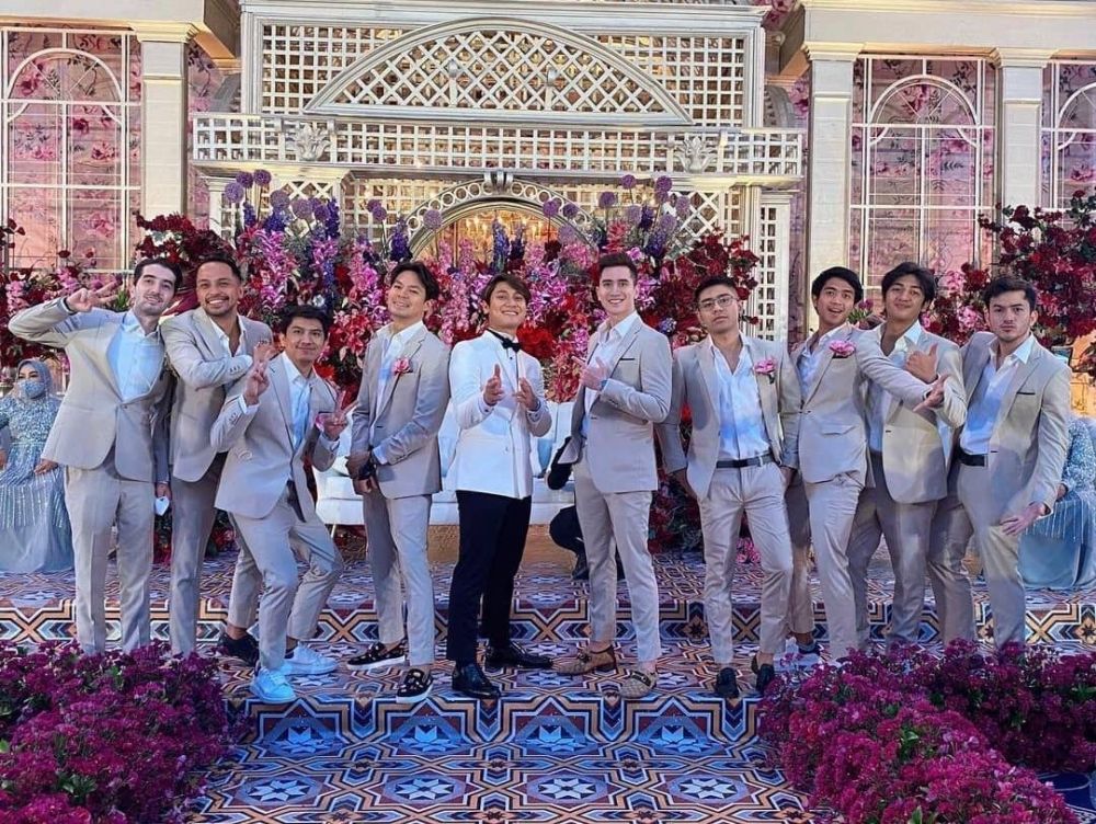 Potret dekorasi pernikahan 8 seleb bertema internasional, inspiratif