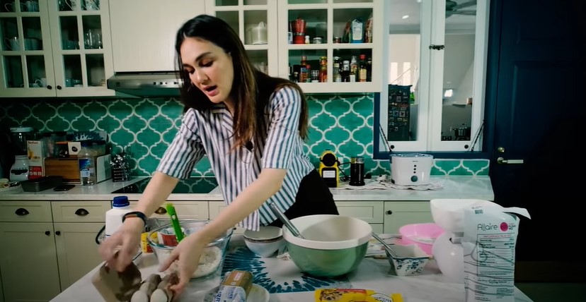 Intip resep banana bread ala Luna Maya, simpel dan menyehatkan