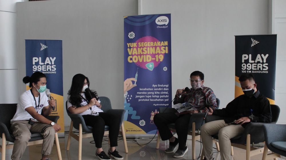 Atasi pandemi, Axis gelar vaksinasi 3.200 pelajar & mahasiswa Bandung