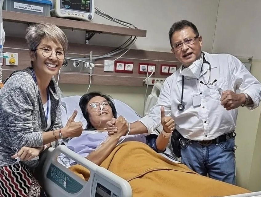 7 Potret Ari Lasso usai jalani operasi tumor, ekspos perut diperban