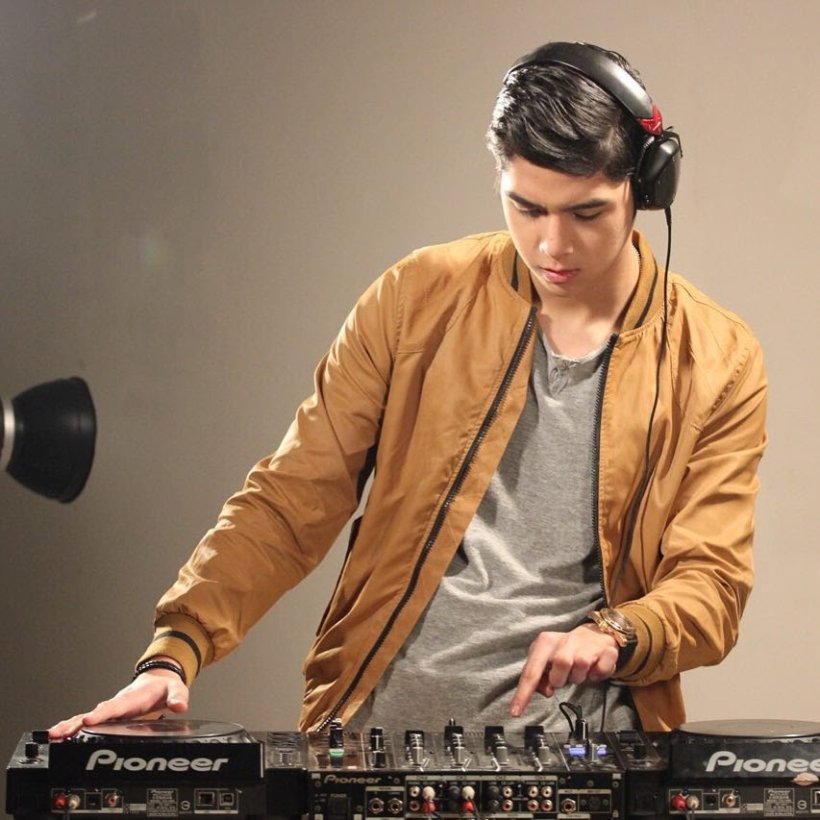 9 Potret awal karier Al Ghazali, pernah keren dengan rambut gondrong