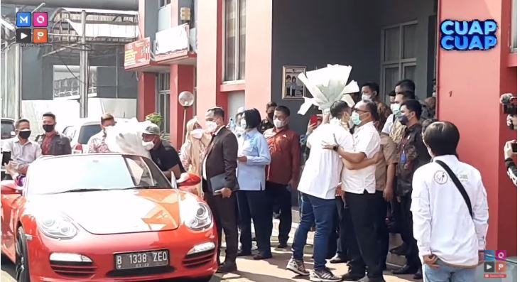 11 Momen Saipul Jamil bebas dari penjara, dijemput Indah Sari