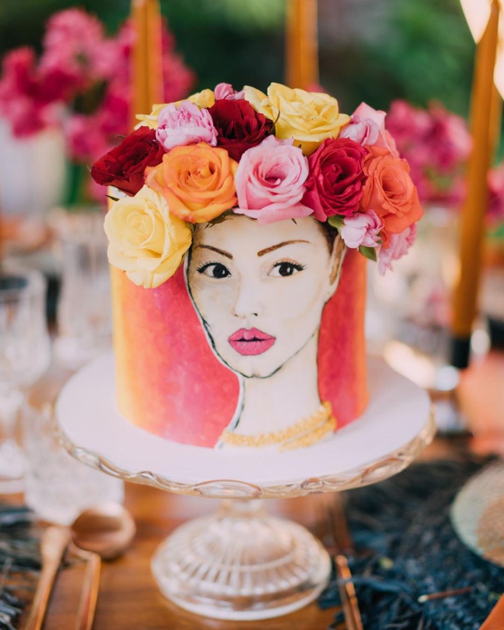 9 Potret kejutan ultah ke-41 Indah Kalalo, kuenya sayang buat dimakan