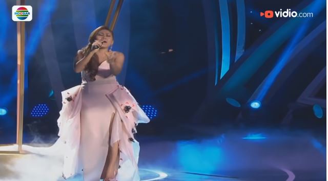 9 Potret lawas Evi Masamba jadi kontestan D'Academy, gayanya totalitas