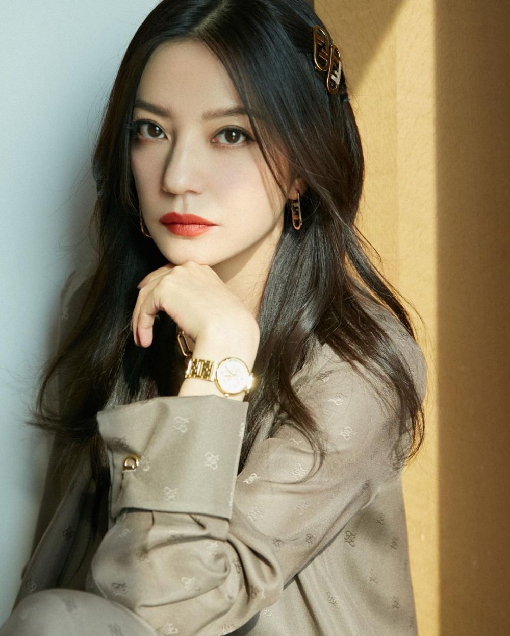 7 Gaya Vicky Zhao 'Putri Huan Zhu', penampilannya makin fashionable