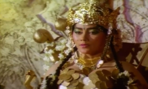 11 Potret lawas Suzanna perankan tokoh ratu, mahkota ularnya ikonik