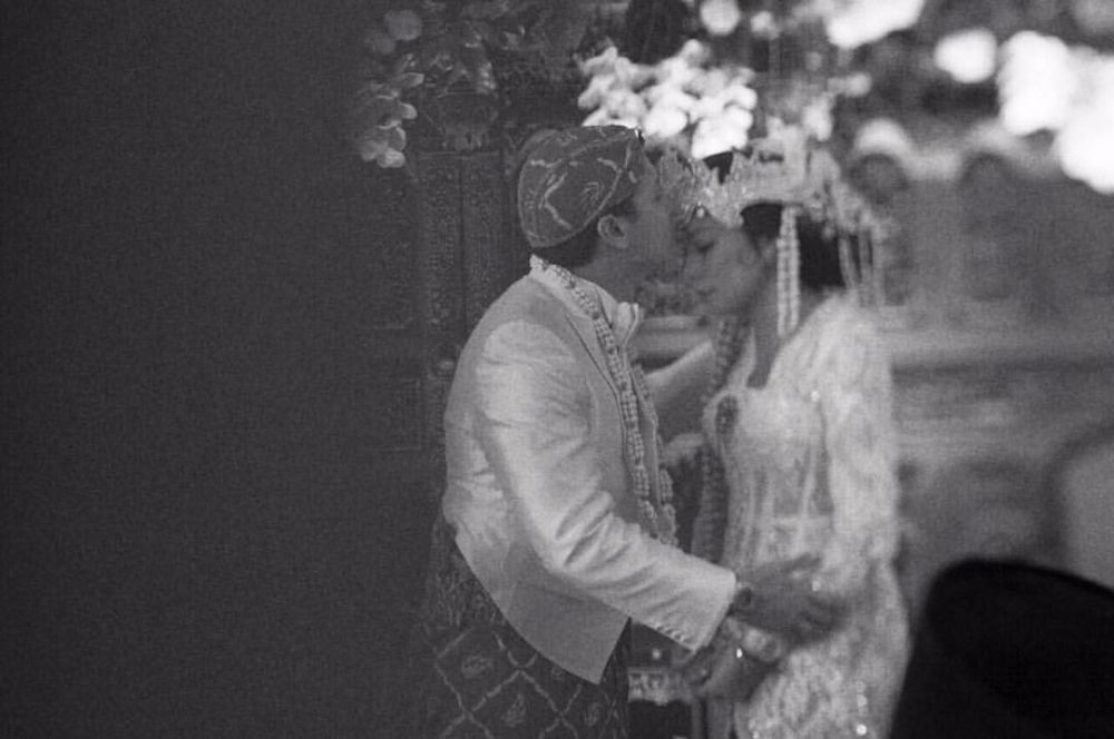 9 Seleb ini gelar resepsi lebih dari sekali, Lesty kental nuansa adat