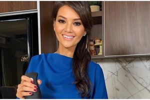 7 Trik Farah Quinn agar anak pintar makan sendiri