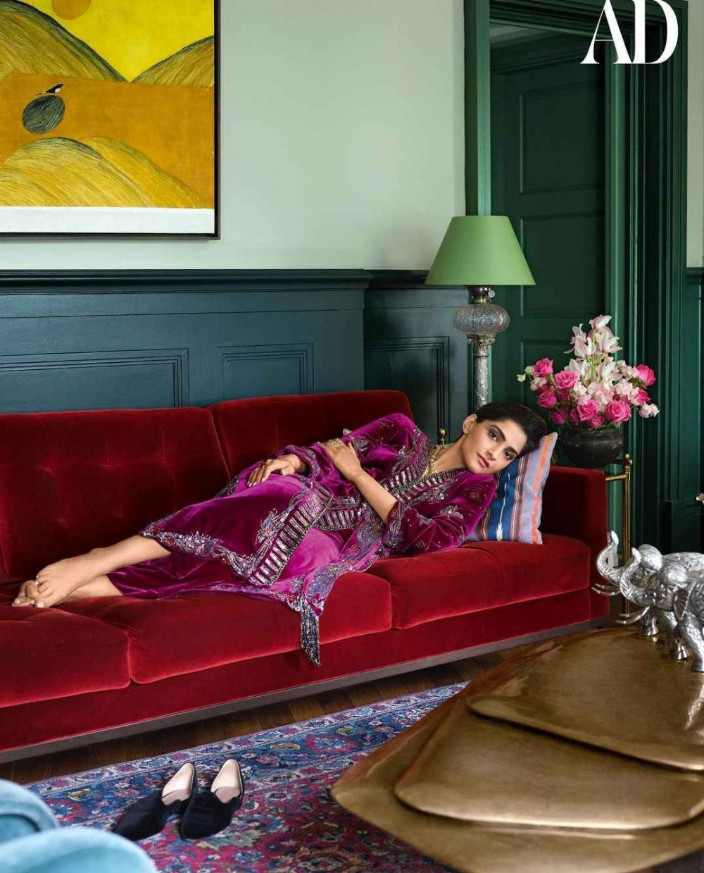 11 Potret apartemen Sonam Kapoor, perpaduan estetika Inggris & India