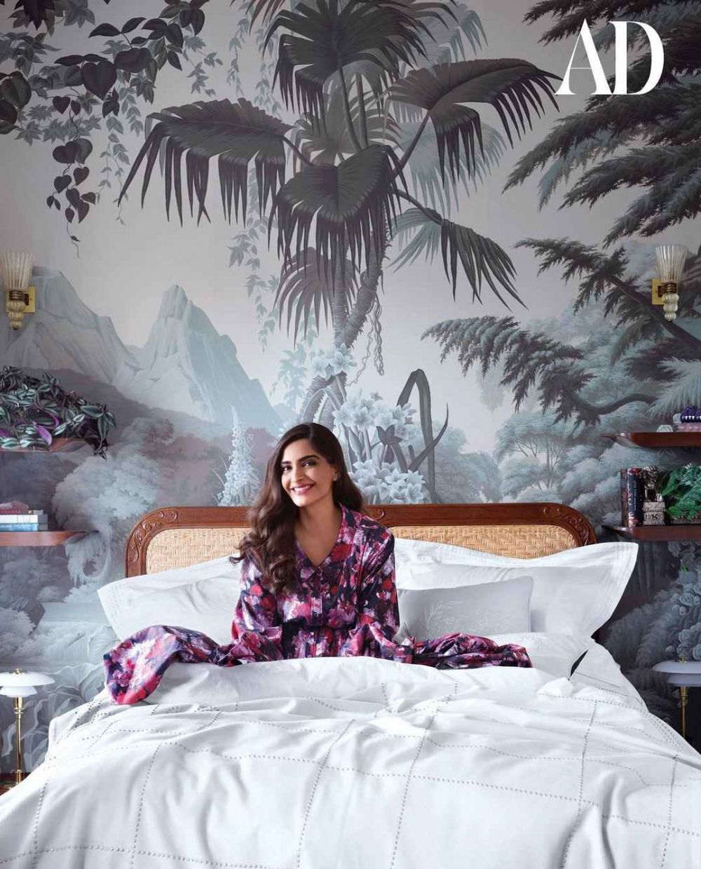 11 Potret apartemen Sonam Kapoor, perpaduan estetika Inggris & India