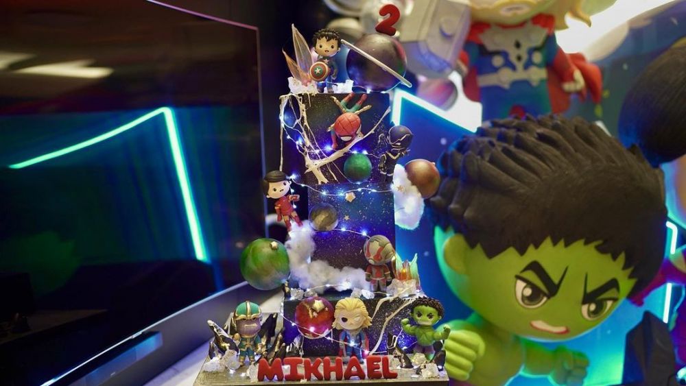 Kue ulang tahun 9 anak seleb, punya Rafathar unik