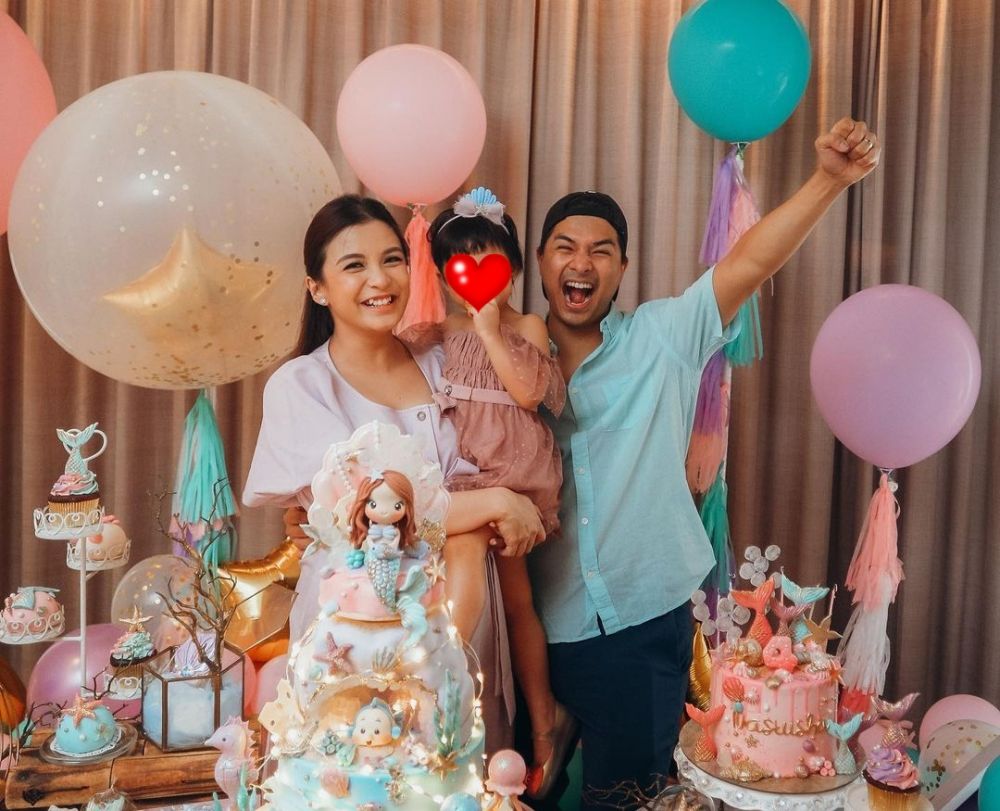 Kue ulang tahun 9 anak seleb, punya Rafathar unik