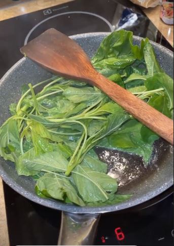 5 Makanan ini rutin dikonsumsi Kesha Ratuliu selama hamil