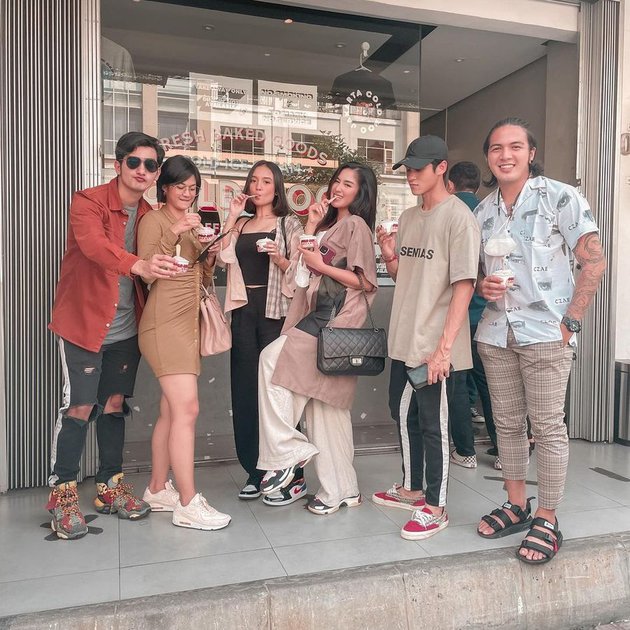 7 Momen pemain 'Buku Harian Seorang Istri' di luar syuting, kompak pol