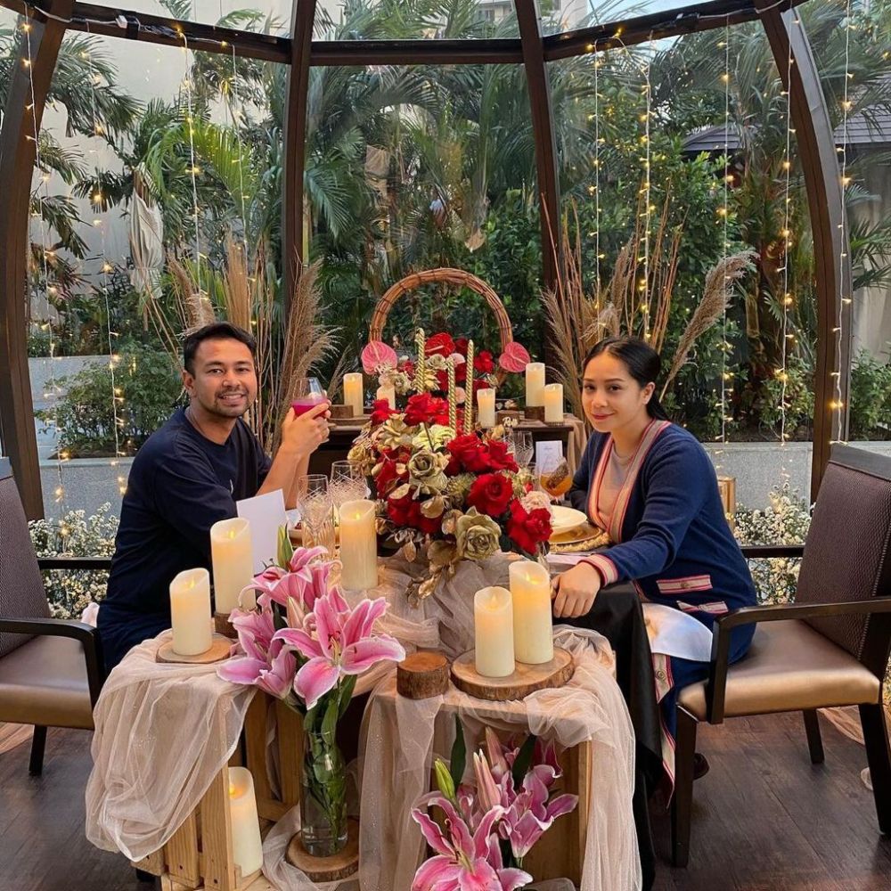 9 Momen dinner Raffi dan Nagita saat karantina, romantis bak pacaran