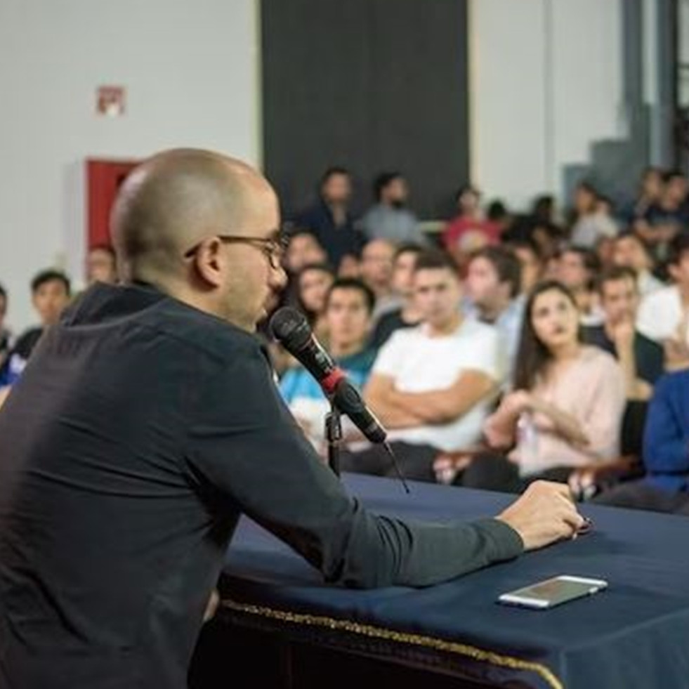 150 Pantun penutup acara, cocok digunakan untuk presentasi sampai acara reuni