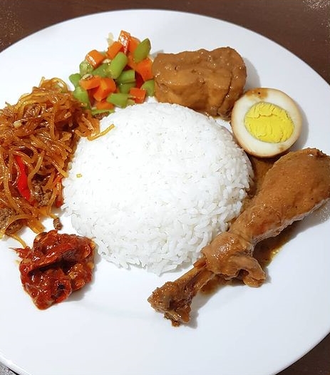 19 Resep kreasi nasi campur, lezat dan gurihnya istimewa