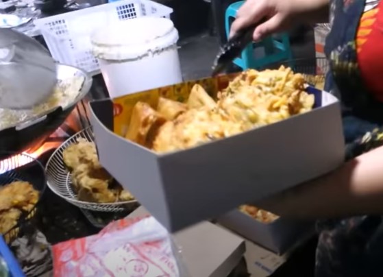 Momen Ruben Onsu borong 7 makanan ke rumah, ada yang satu gerobak