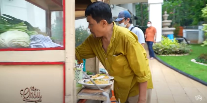 Momen Ruben Onsu borong 7 makanan ke rumah, ada yang satu gerobak