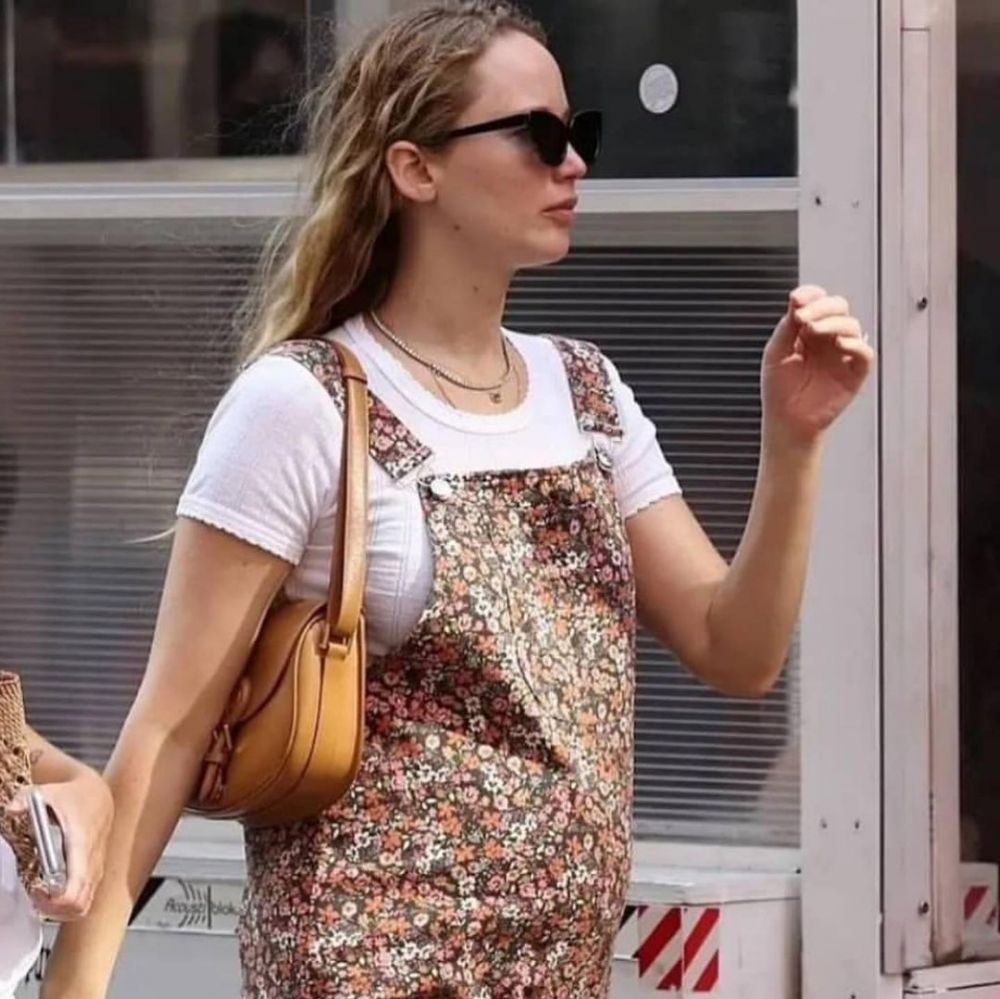 Pemeran Hunger Games, Jennifer Lawrence hamil anak pertama