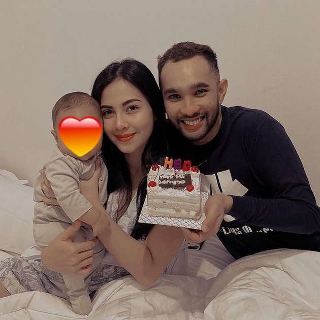 7 Potret terbaru Enji mantan Ayu Ting Ting bareng keluarga kecilnya