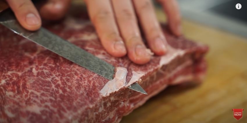 7 Trik memotong daging ala Chef Arnold Poernomo, empuk dan juicy