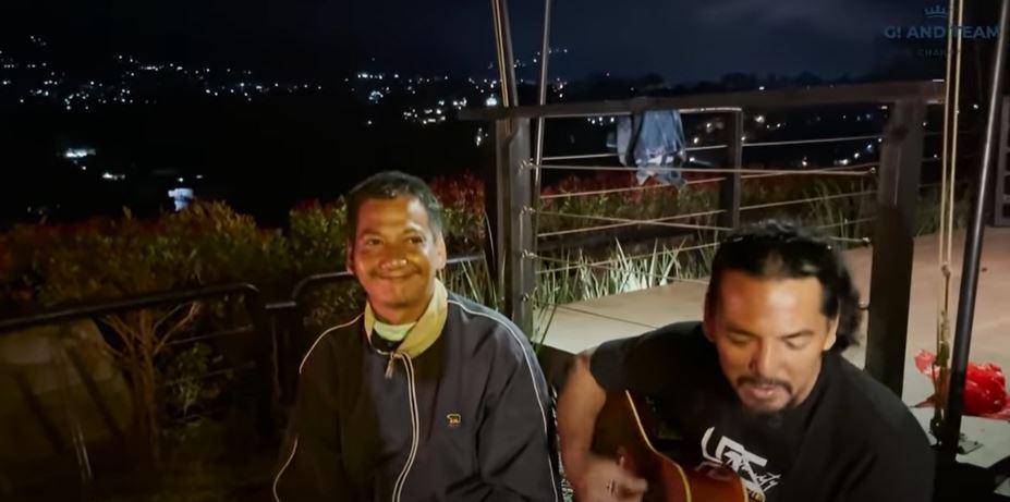 9 Momen liburan Glenca Chysara & Rendi Jhon, api unggun bikin romantis