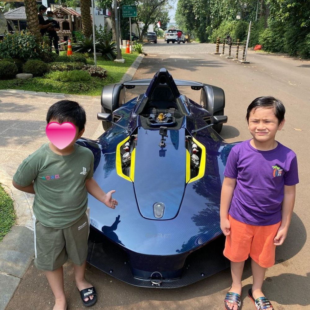 Rafathar minta mobil balap, respons Raffi Ahmad tak terduga