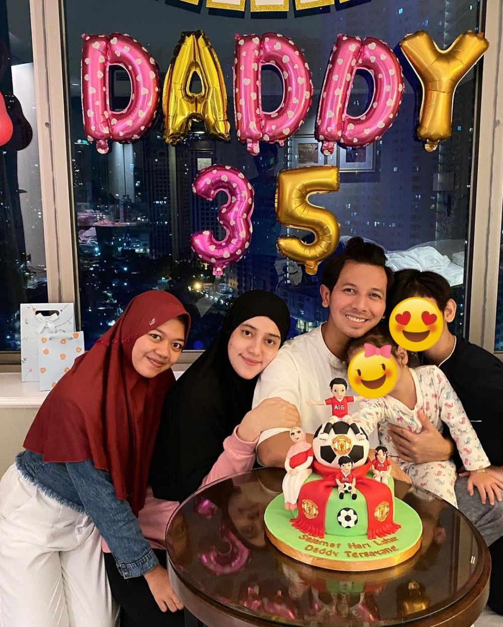 9 Momen ultah Sonny Septian ke-35, dapat kejutan manis dari Fairuz