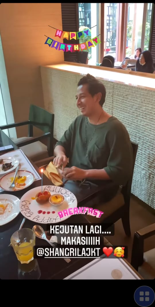 9 Momen ultah Sonny Septian ke-35, dapat kejutan manis dari Fairuz