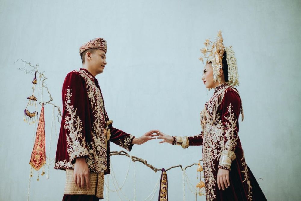 9 Potret prewedding Winona Willy, usung konsep adat Jawa dan Minang