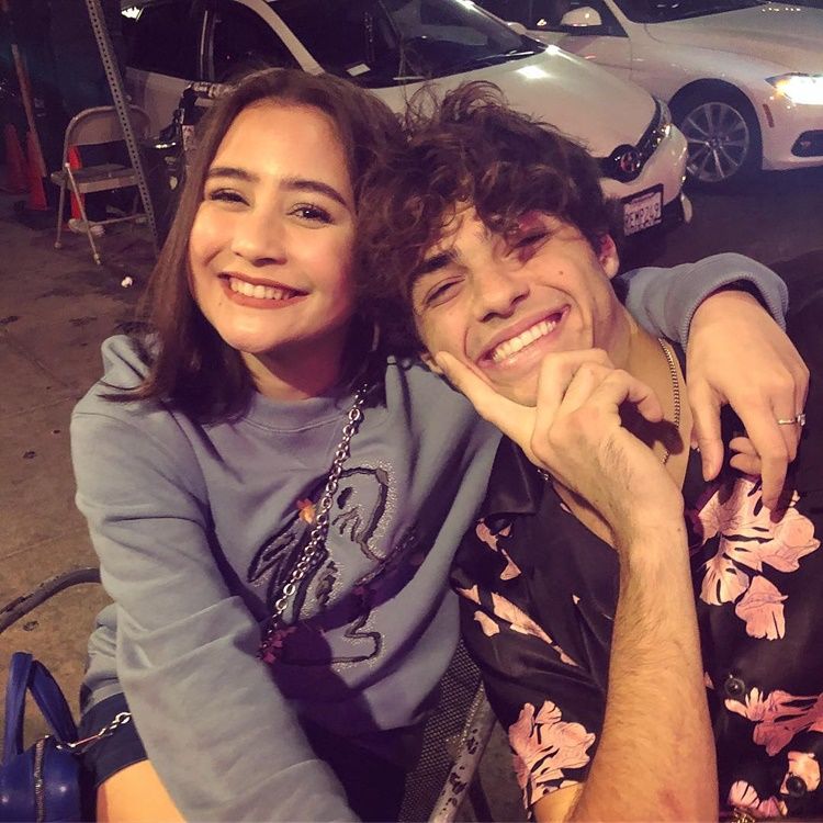 Bahagia ketemu idola, 11 seleb cantik ini foto bareng artis Hollywood