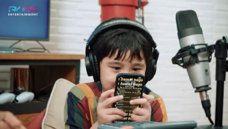 Potret wallpaper handphone 9 seleb, punya Dimas Ahmad bikin salfok