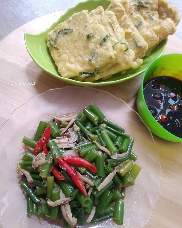 9 Resep kreasi tumis daun kucai, simpel, lezat, dan sehat