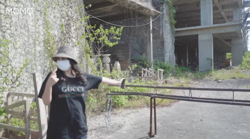 6 Tahun mangkrak, 9 potret vila Momo Geisha ini bikin bergidik