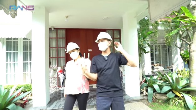 9 Momen Raffi dan Nagita Slavina cek rumah baru, garasi muat 8 mobil