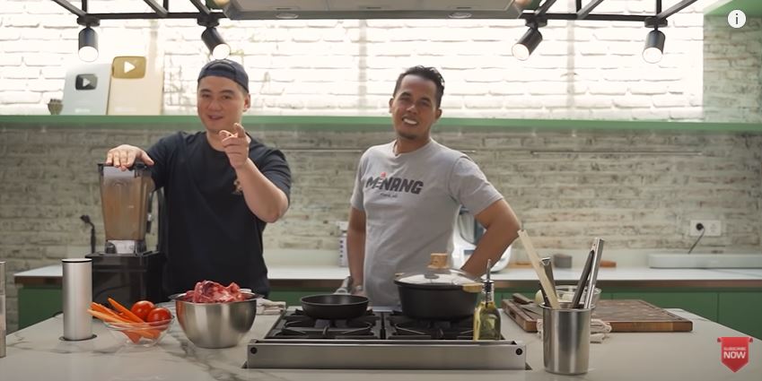 11 Momen Lord Adi masak sup tulang bareng Chef Arnold, kompak banget