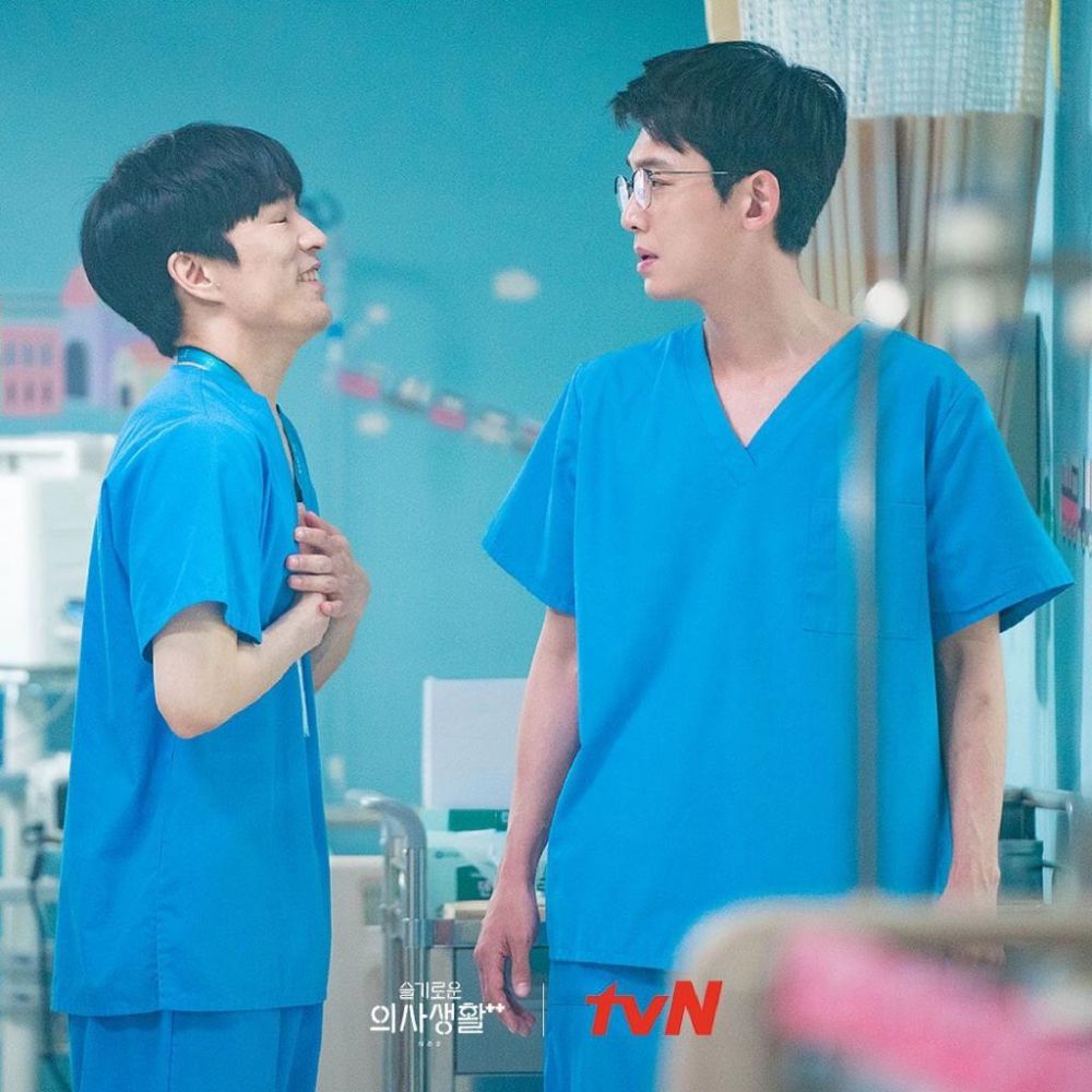 9 Adegan drama Korea Hospital Playlist 2 ini bikin fans susah move on