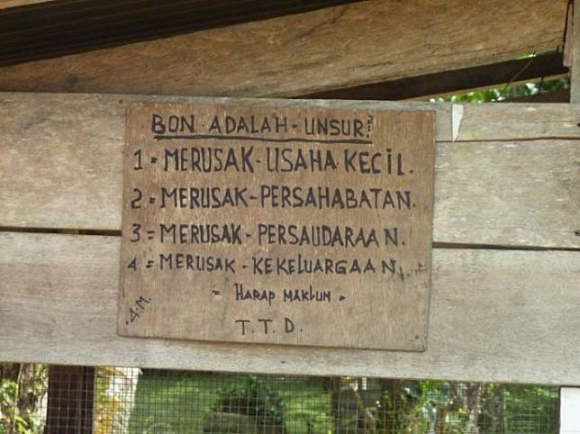 23 Tulisan lucu larangan utang di warung, bikin yang baca keder duluan