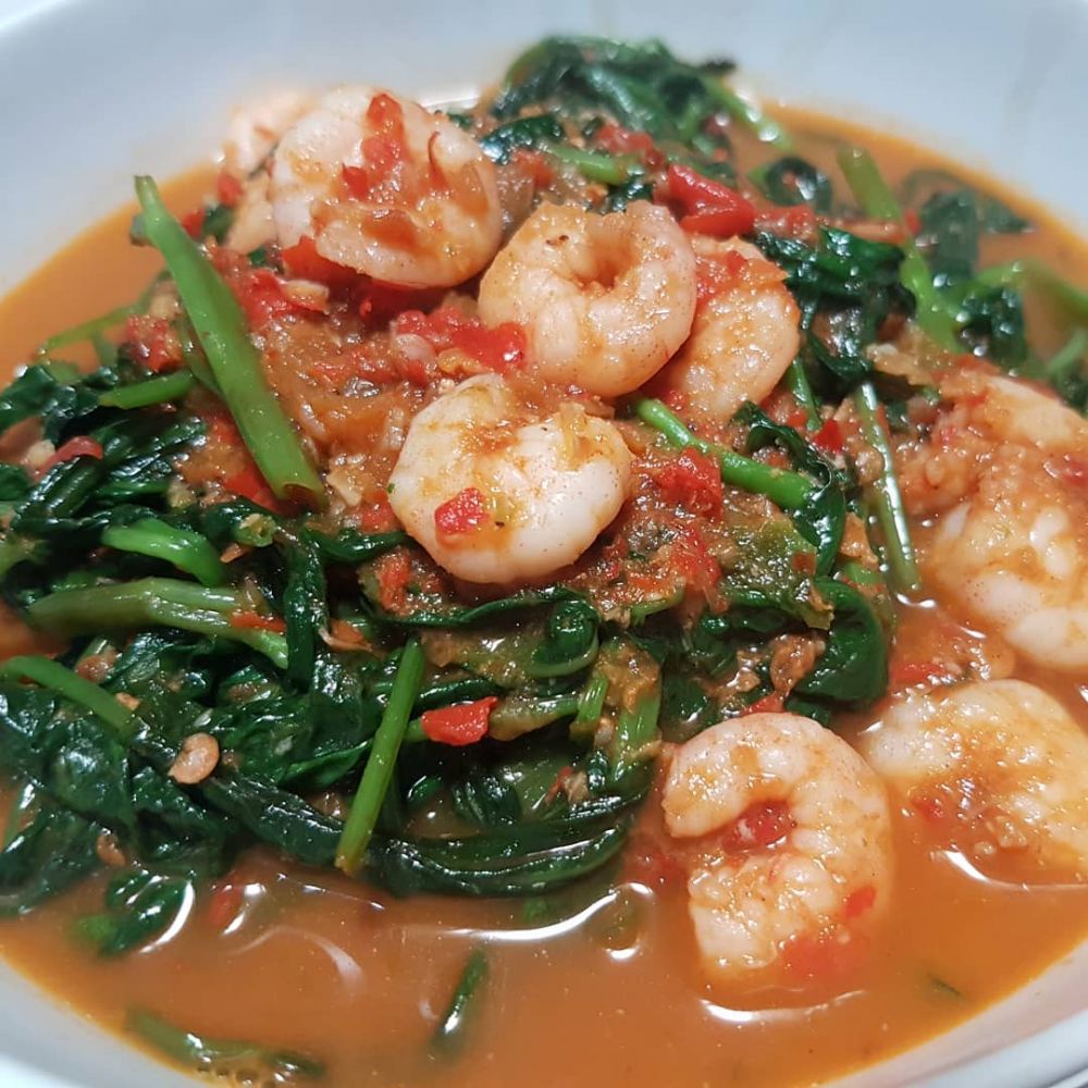 11 Resep olahan kangkung terasi, nikmat bikin nambah nasi