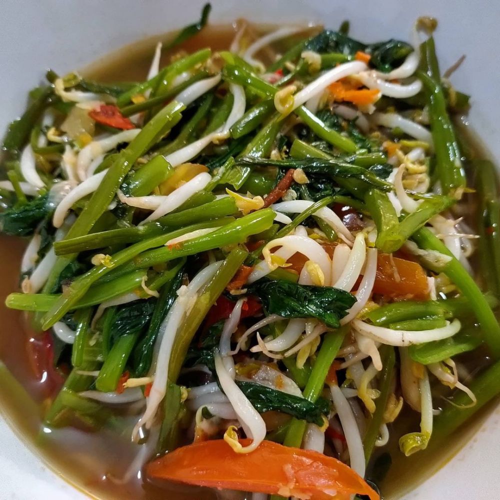 11 Resep olahan kangkung terasi, nikmat bikin nambah nasi