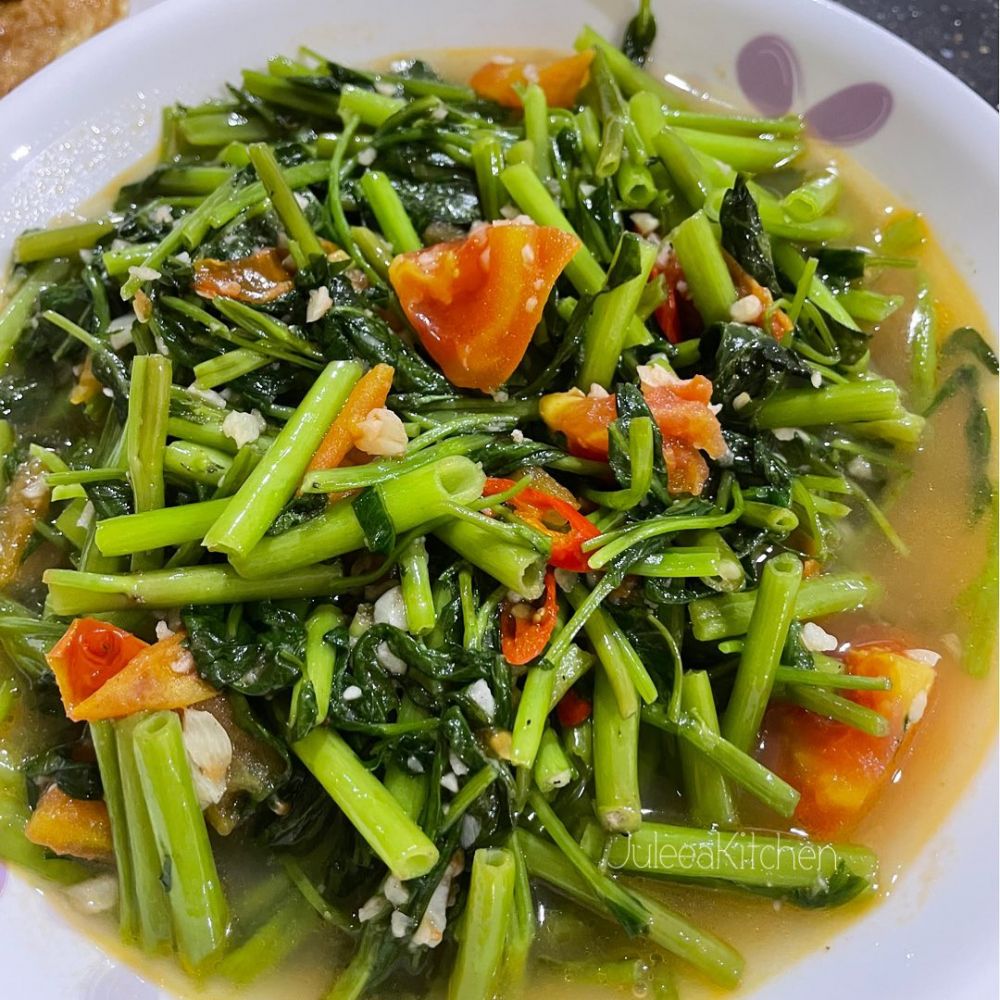 11 Resep olahan kangkung terasi, nikmat bikin nambah nasi
