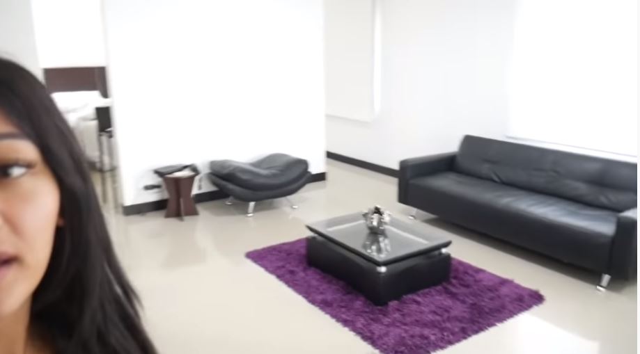 9 Potret apartemen Mutia Ayu di Kolombia, simpan kenangan mistis