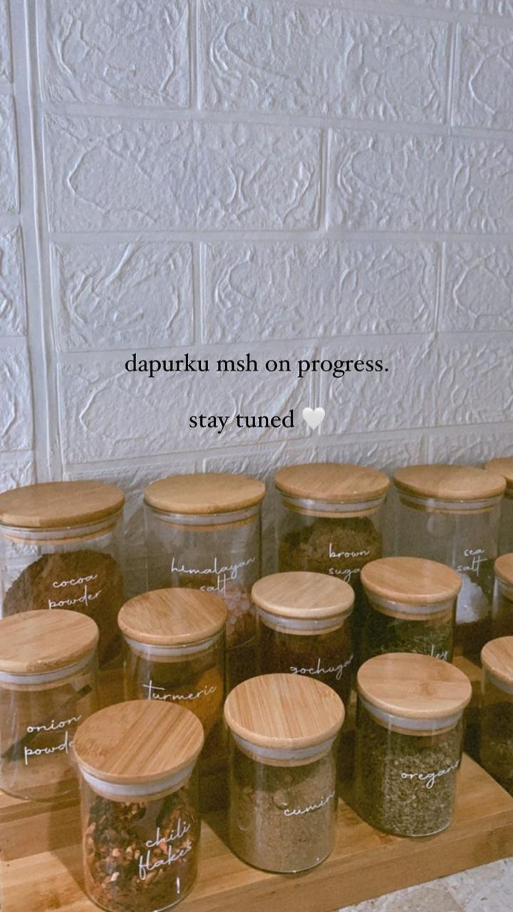 7 Potret dapur Jesselyn MasterChef, wallpaper dindingnya estetik