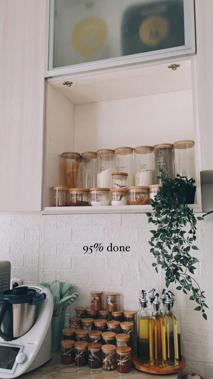 7 Potret dapur Jesselyn MasterChef, wallpaper dindingnya estetik