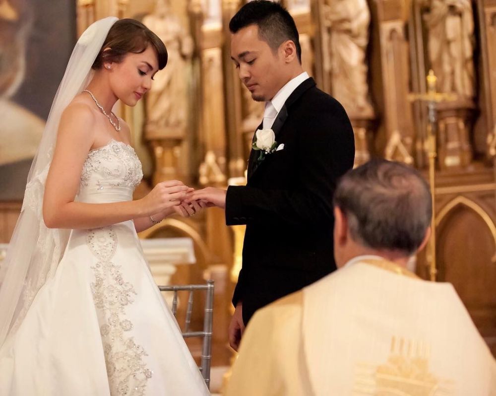 11 Potret lawas pernikahan Rianti Cartwright dan Cas Alfonso