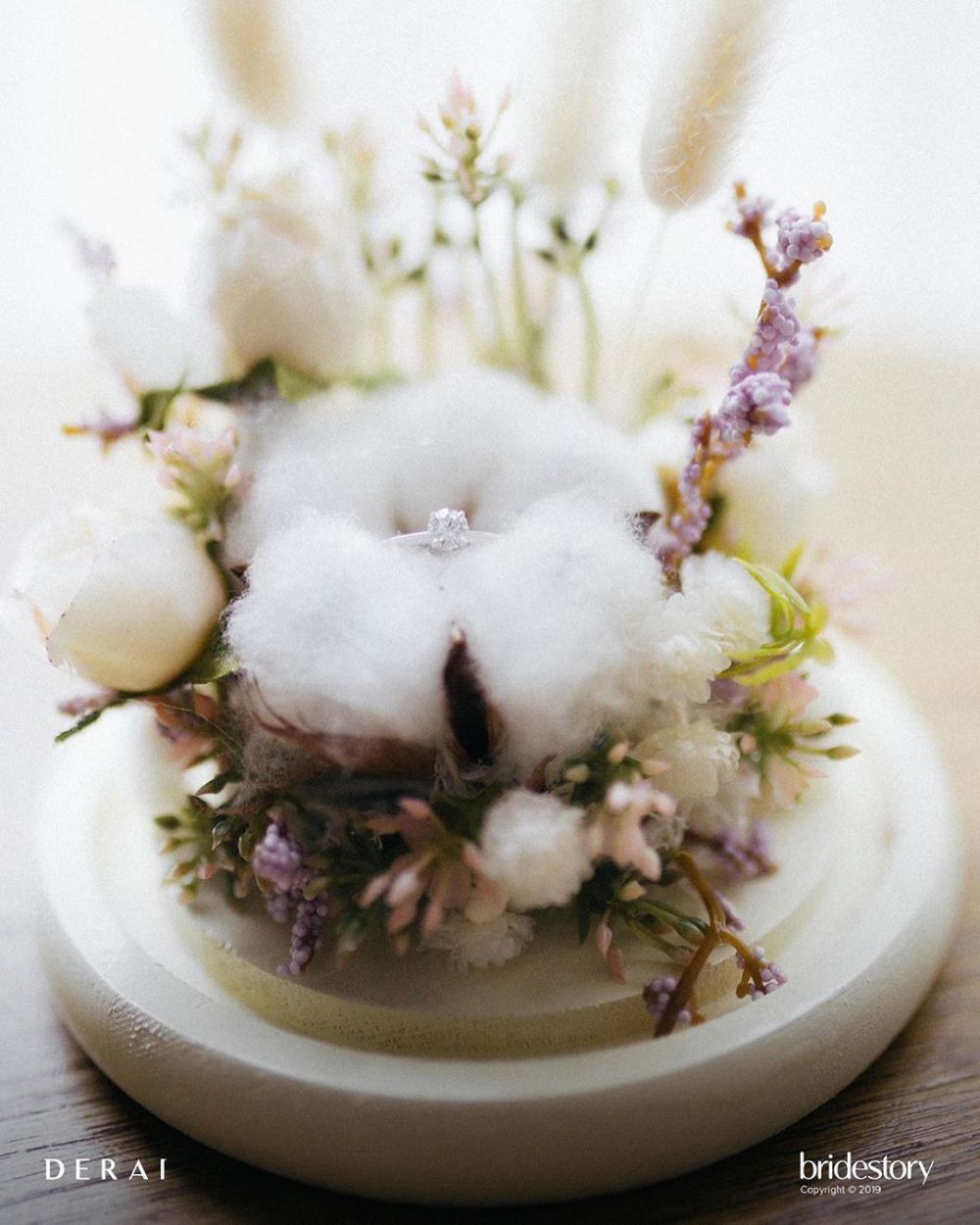 Bertabur berlian, ini potret detail cincin lamaran 11 seleb